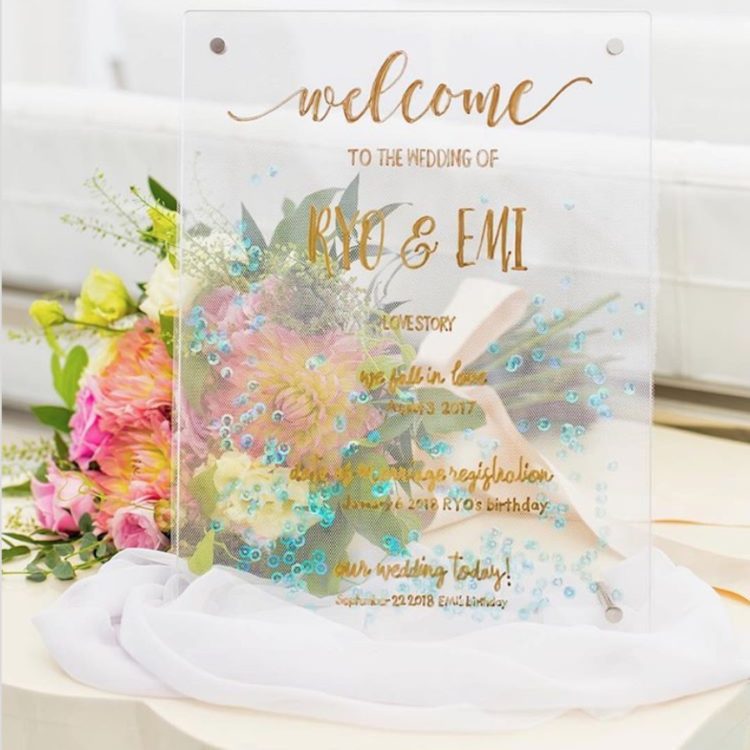 アクリルボードを使ったアイディア Dressy ドレシー ウェディングドレスの魔法に Byプラコレ