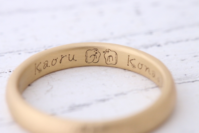結婚指輪にお洒落フォントを 指輪ブランドuchimariが アーティスト刻印 をはじめたんですって Dressy ドレシー ウェディングドレス ファッション エンタメニュース