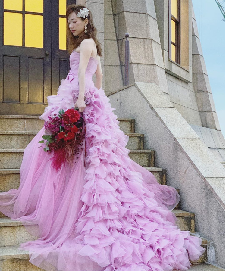 花嫁さまの憧れドレス♡VeraWangの ピンクヘイリーの魅力をご紹介します*＊ - DRESSY (ドレシー)｜ウェディングドレス の魔法に＿byプラコレ