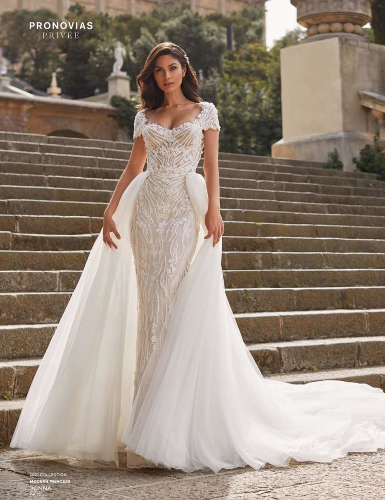 美品⭐︎プロノビアス PRONOVIAS VIEVA ヴェール付（幸せバトン） 美品⭐︎プロノビアス PRONOVIAS VIEVA ヴェール付（幸せバトン
