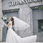 ティファニー春香さんが結婚発表♡名前の由来であるティファニーの前でのおしゃれなウェディングフォトも公開✴︎