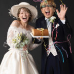 6月に結婚を発表した山寺宏一さん岡田ロビン翔子さんのお似合いウェディングフォトが公開♡”