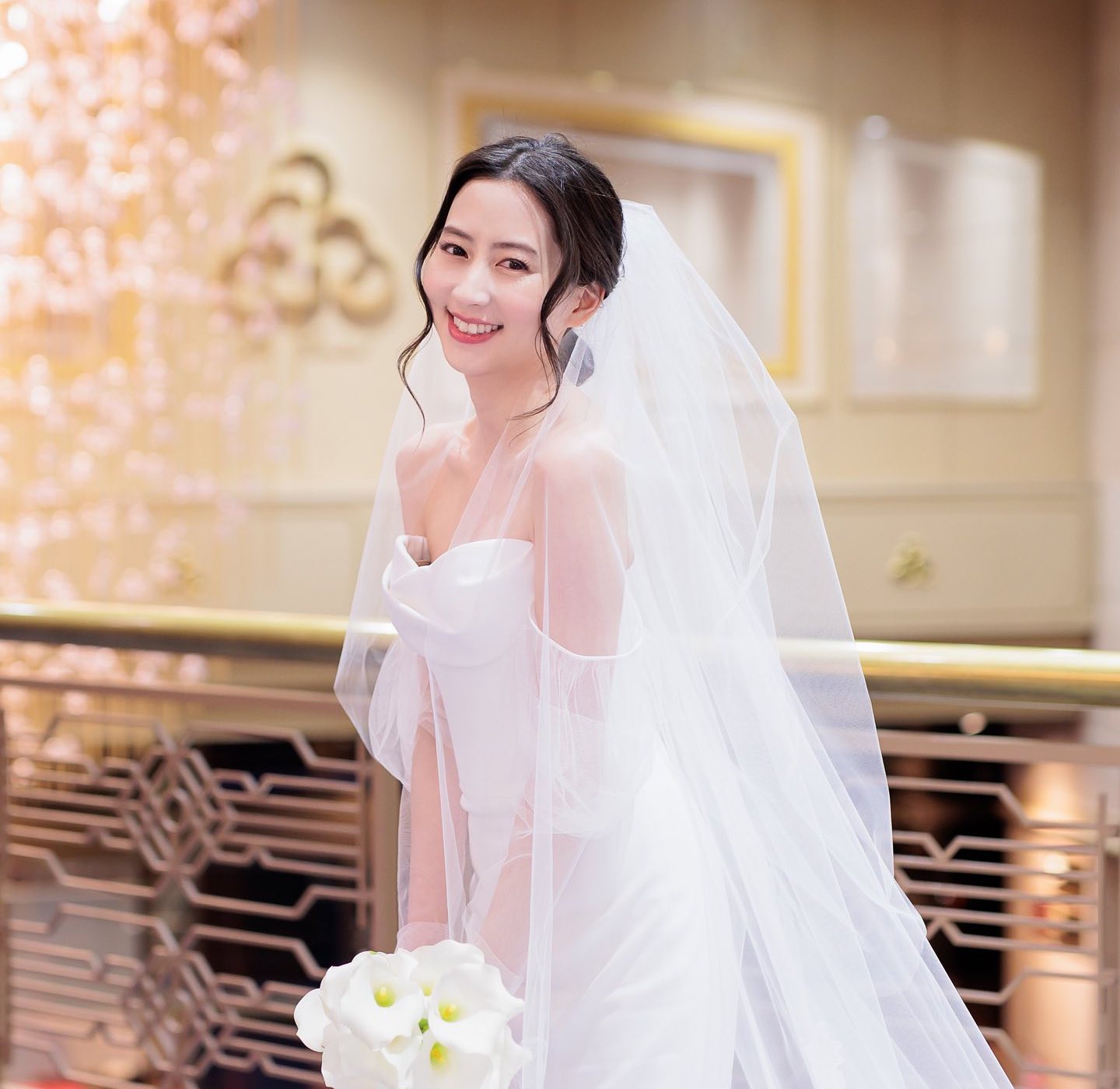 美しいドレス 和装姿 河北麻友子さんが21年末に結婚式をしたことを報告 結婚コメントも Dressy ドレシー ウェディングドレス の魔法に Byプラコレ