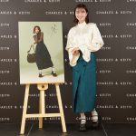 岡崎紗絵さんが地元・名古屋のCHARLES & KEITHストアに登場Winter & Holiday 2022 Collection お披露目発表会を開催