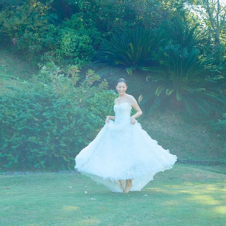 VERYモデルの矢野未希子さんがウェディングドレス姿を公開♡美し
