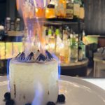 【THE STATION BAR MIXOLOGY】最先端の技術を用いた金沢初のミクソロジーバーが、この冬、アイスケーキ「ベイクド・アラスカ」の提供を開始！青い炎を上げて目の前で実演