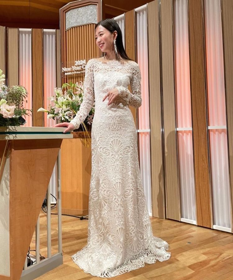セルフポートレイト　白　ホワイト　ドレス　レース ウェディング　カメオ　フローラ MK-157(OW)｜ISAMU MORITA BRIDE(イサムモリタブライド)の
