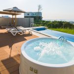 ＜2023年6月掲載開始＞和歌山県・白浜に位置する、天然温泉露天風呂付きプライベートヴィラ「クリスタルヴィラ白浜」ペットと泊まれる宿予約サイト『いぬやど』への参画のお知らせ