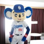 【ANAクラウンプラザホテルグランコート名古屋】宿泊プラン「どえりゃあドアラ2023！～ライセンスグッズ付～」ご滞在者特典がリニューアル