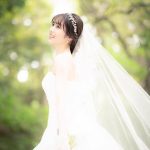 「結婚！？」Seventeenモデル秋田汐梨さんが突然ウエディングドレス姿の2ショットを公開！