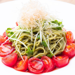 【進化系蕎麦】栄養豊富なモリンガ ×フルーツのように甘いトマト×お蕎麦！見た目も華やか『トマトたっぷり冷たいお蕎麦』新登場