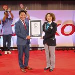 カンコー学生服はまもなく創業170周年！「ペンを使って渡していく最大のオンラインビデオチェーン」ギネス世界記録™を達成～従業員一人一人が、子どもたちのために向き合うことを宣言～