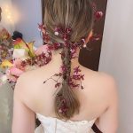 今花嫁さまの間でお花を使ったウェディングヘアが大人気！思わず真似したくなる花嫁ヘア10選
