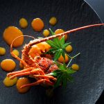 ビストロノミーと伊勢海老の出逢いで、下田産の海のお宝を味わい尽くす。地産地消を意識した、2023下田東急ホテルの伊勢海老尽くし和洋折衷コース