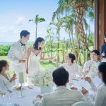 国内リゾートエリアでの結婚式を希望する方が63％。理由は、家族や大切な人と少人数でしたいから。