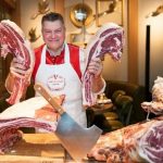 プリンセス・クルーズ、世界的に有名なイタリアの肉職人「ダリオ・チェッキーニ氏」との独占パートナーシップを発表