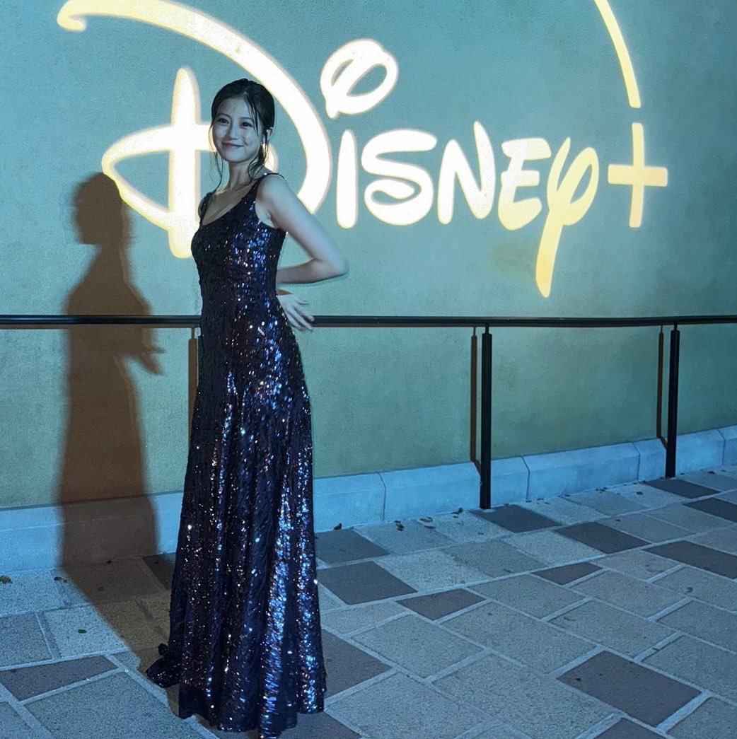 今田美桜山のドレス姿