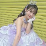 声優でタレントの上坂すみれさんがすみれ色のドレス姿をアップ♡女優、タレント、歌手としても活躍する上坂すみれさんの魅力とは？