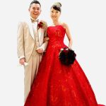 爆笑問題の太田光さん＆太田光代さん夫妻が“アニバーサリーウェディングフォト”を公開♡  真っ赤なカラードレス姿が素敵◎