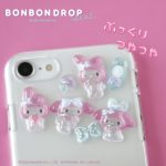 【ぷくぷくかわいいシール】SNSで話題！サンリオの『ボンボンドロップシール』のスマホデコがかわいい♡ディズニー、ピーナッツデザインも。