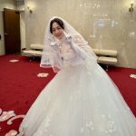 【超貴重】女優の斉藤由貴さんがウェディングドレス姿を披露！娘の水嶋 凜さんについてもご紹介！