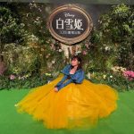 実写版『白雪姫』で白雪姫役の声優を務める吉柳咲良さんが白雪姫ドレスでイベントに登場♡