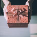 結婚式の「心付け」って不要？渡す場合の金額相場や渡し方・おすすめギフトも紹介します♡