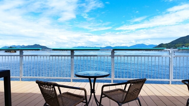 海沿いカフェ