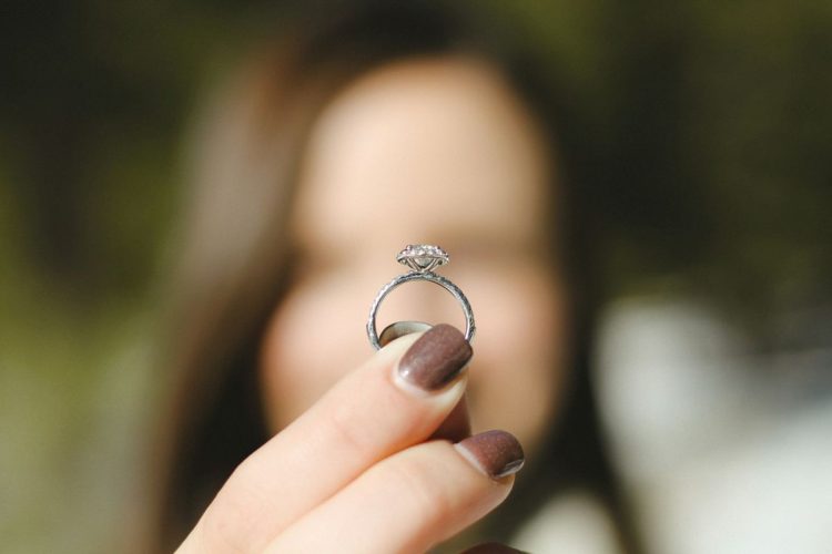 婚約指輪 買う前に