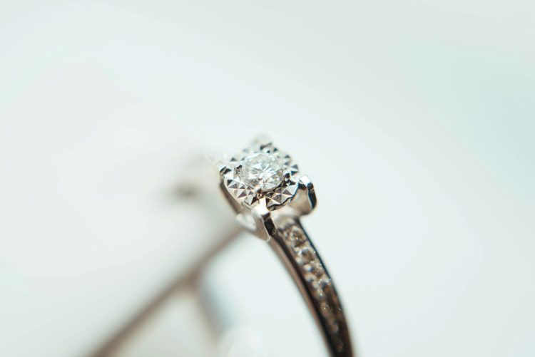 婚約指輪 買う前に