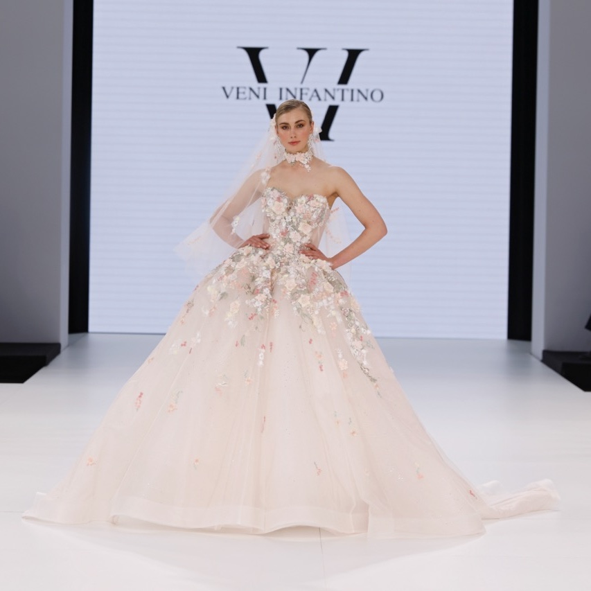 VENI INFANTINO BRIDALドレスショー