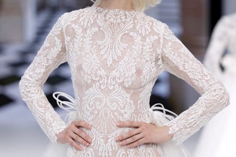 【BBFW2025】Yolancris(ヨーランクリス)ドレスショー ブライダルコレクション「Paradoxe」