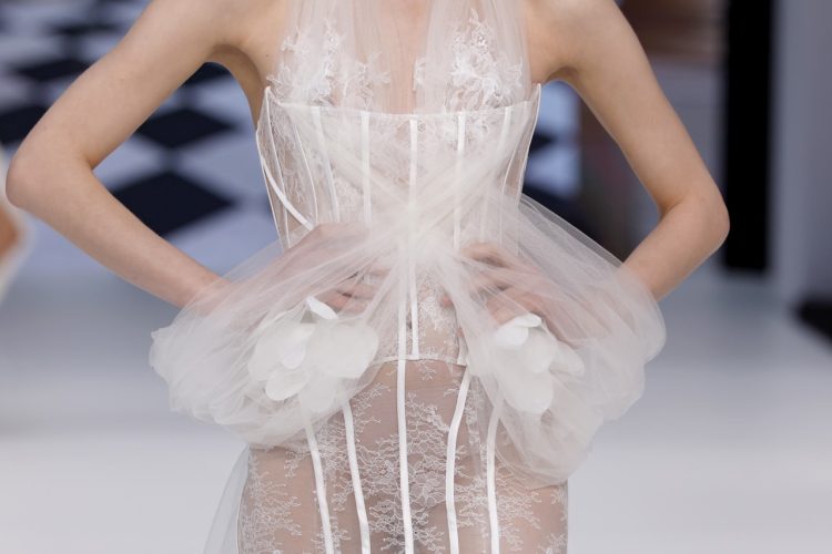 【BBFW2025】Yolancris（ヨーランクリス）ドレスショー ブライダルコレクション「Paradoxe」