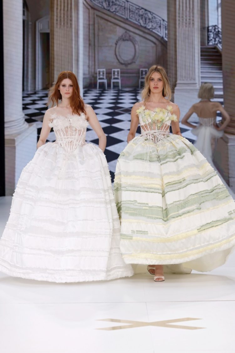 【BBFW2025】Yolancris（ヨーランクリス）ドレスショー ブライダルコレクション「Paradoxe」