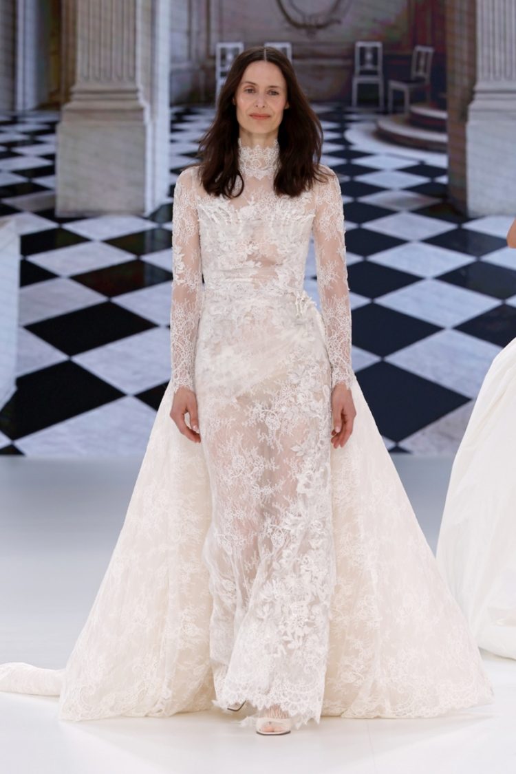 【BBFW2025】Yolancris（ヨーランクリス）ドレスショー ブライダルコレクション「Paradoxe」