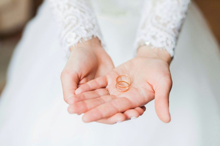 結婚式 1人参加 気遣い