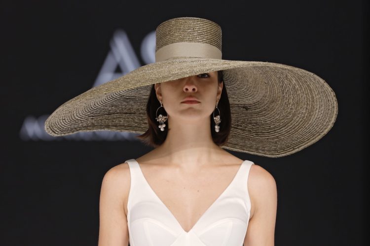 【BBFW2025】Agnieszka Światły(アグニェシュカ・シュヴィアトリィ)