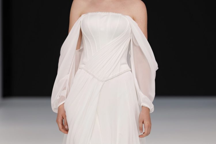 【BBFW2025】Agnieszka Światły(アグニェシュカ・シュヴィアトリィ)
