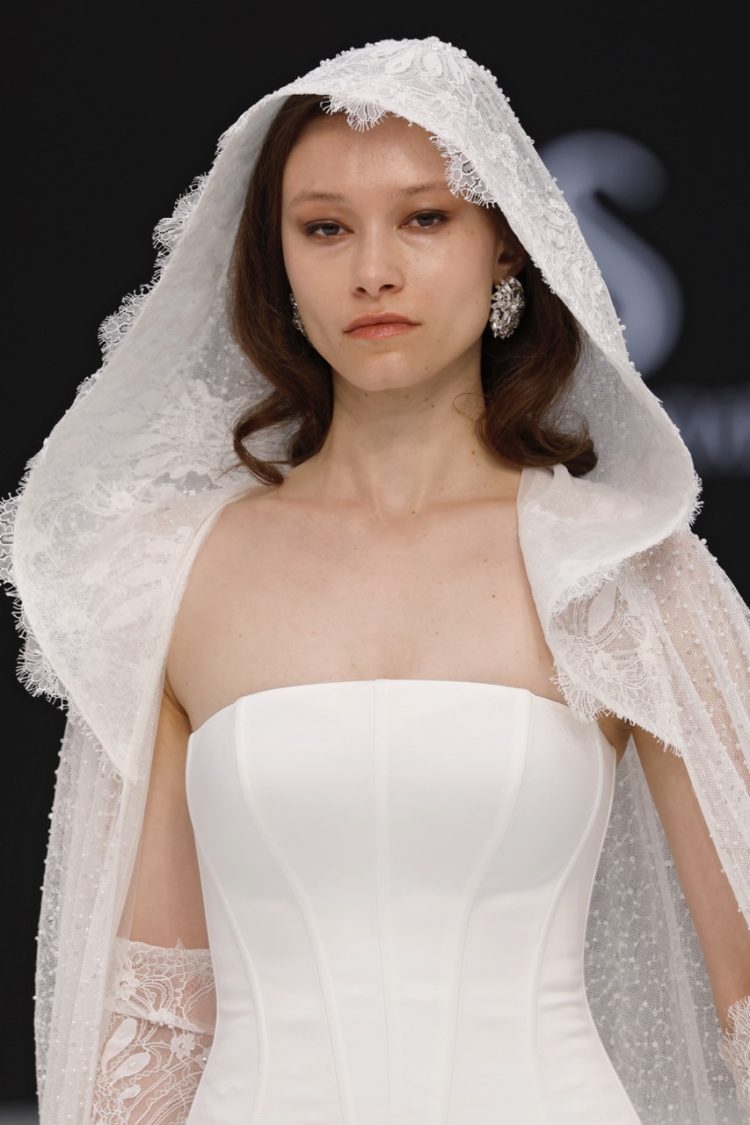 【BBFW2025】Agnieszka Światły（アグニェシュカ・シュヴィアトリィ）
