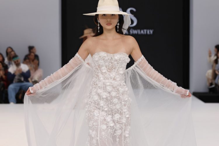 【BBFW2025】Agnieszka Światły（アグニェシュカ・シュヴィアトリィ）