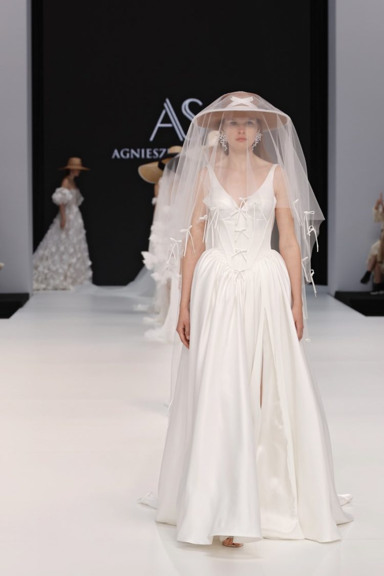 【BBFW2025】Agnieszka Światły（アグニェシュカ・シュヴィアトリィ）