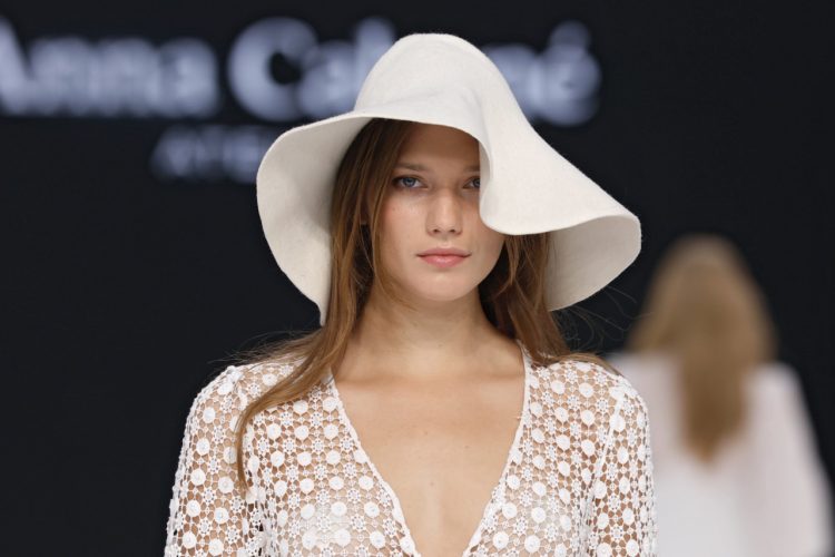 【BBFW2025】Anna Cabané(アンナ・カバネ)ドレスショー