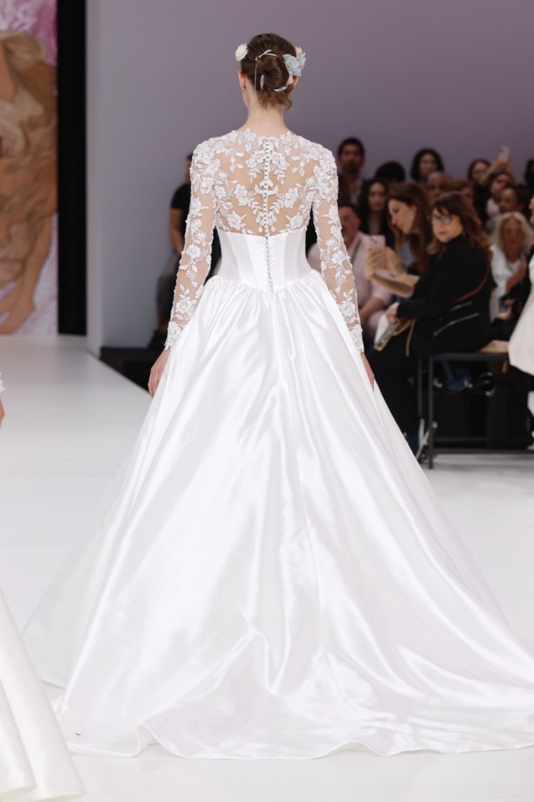 【BBFW2025】DEMETRIOSドレスショー
