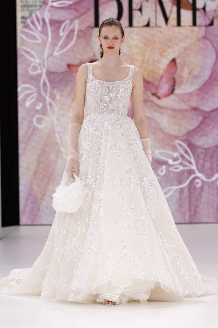 【BBFW2025】DEMETRIOSドレスショー