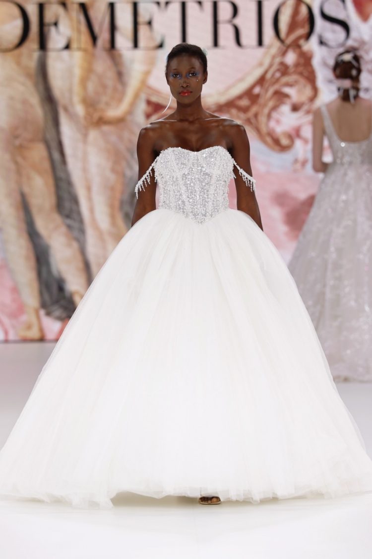 【BBFW2025】DEMETRIOSドレスショー