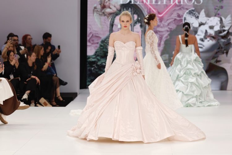 【BBFW2025】DEMETRIOSドレスショー