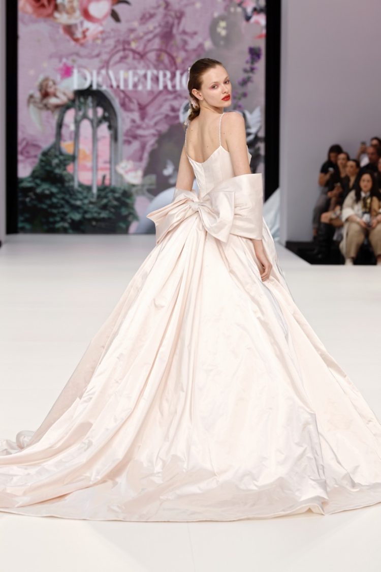 【BBFW2025】DEMETRIOSドレスショー