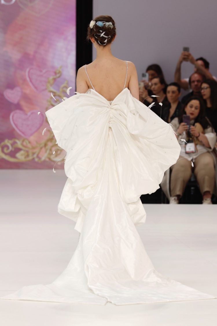 【BBFW2025】DEMETRIOSドレスショー