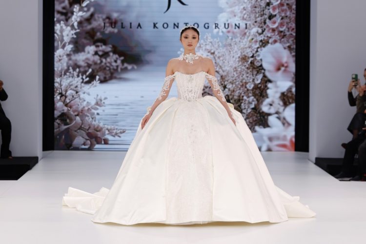 【BBFW2025】Julia Kontogruni(ジュリア・コントグルニ)ドレスショー