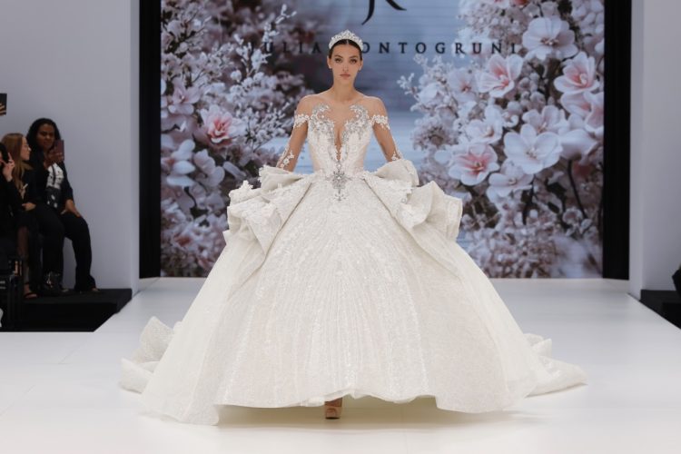 【BBFW2025】Julia Kontogruni（ジュリア・コントグルニ）ドレスショー